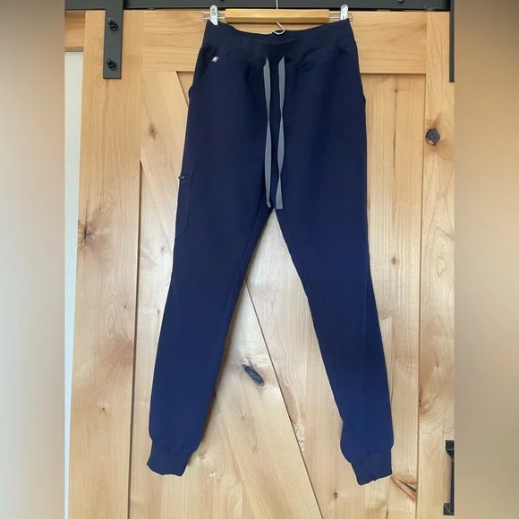 Navy Blue Figs Technical Collection The Jogger Set - Picture 6 of 7